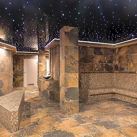 Aparthotel Blue Mountain 4*